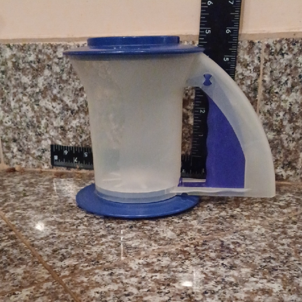 Tupperwear sifter vintage